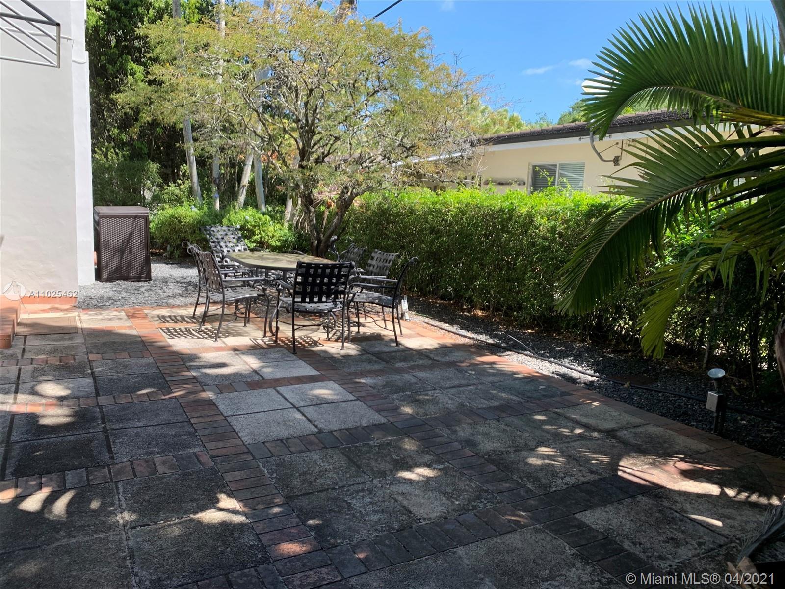 6935 Mindello St, Coral Gables FL 33146 photo 3