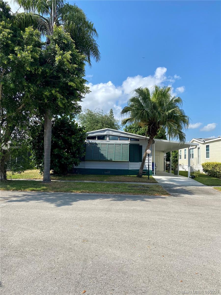 21841 NW 6th St, Pembroke Pines FL 33029 photo 2