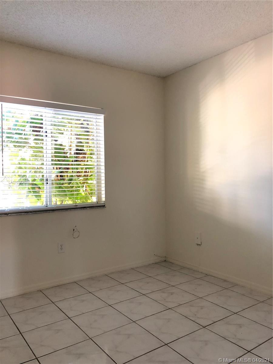 1251 NW 4th St # 5, Miami FL 33125 photo 5