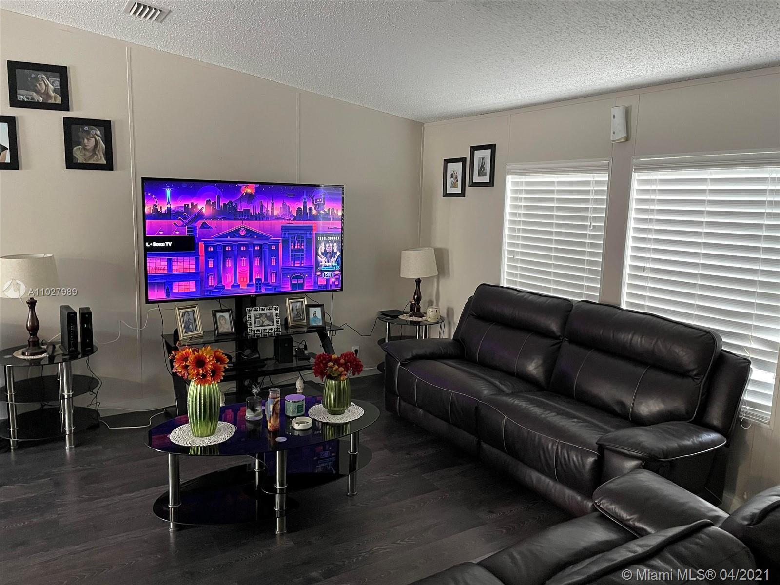 19800 SW 180, Miami FL 33187 photo 4