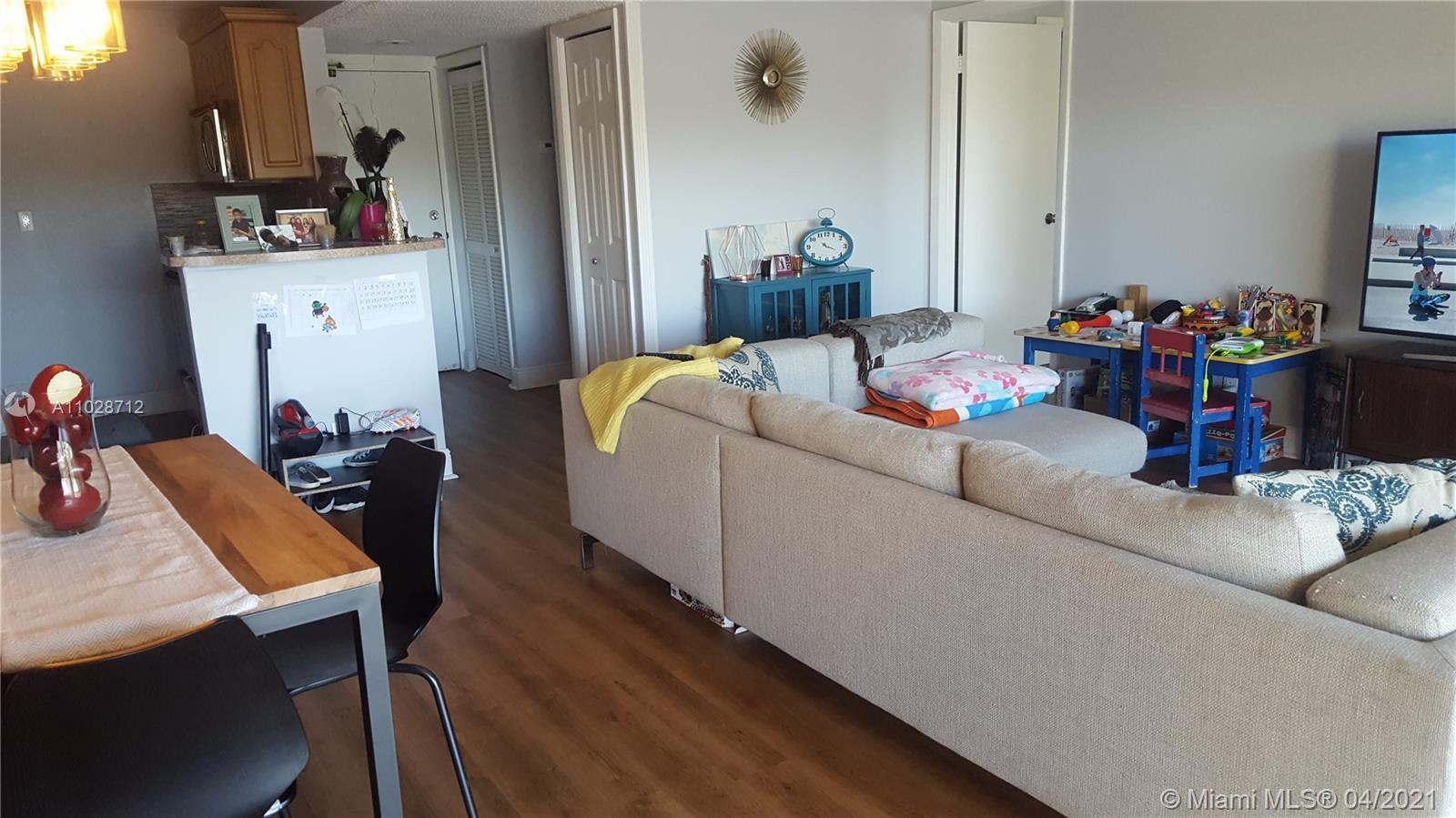 220 Lakeview Dr # 306, Weston FL 33326