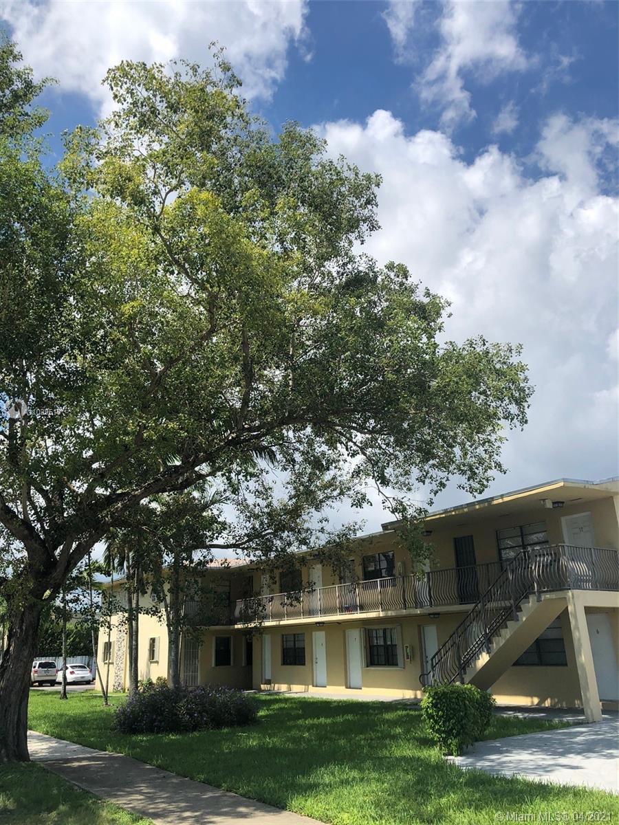 4590 Ludlam Rd # 18, Miami FL 33155