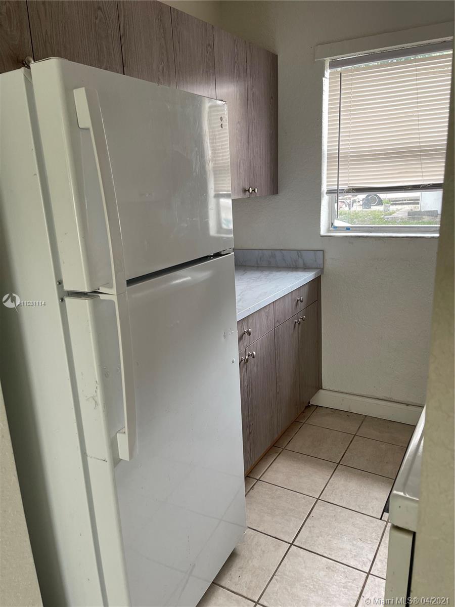817 NW 10th St # 4, Hallandale Beach FL 33009 photo 3