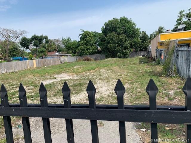 743 NW 111th St, Miami FL 33168 photo 2