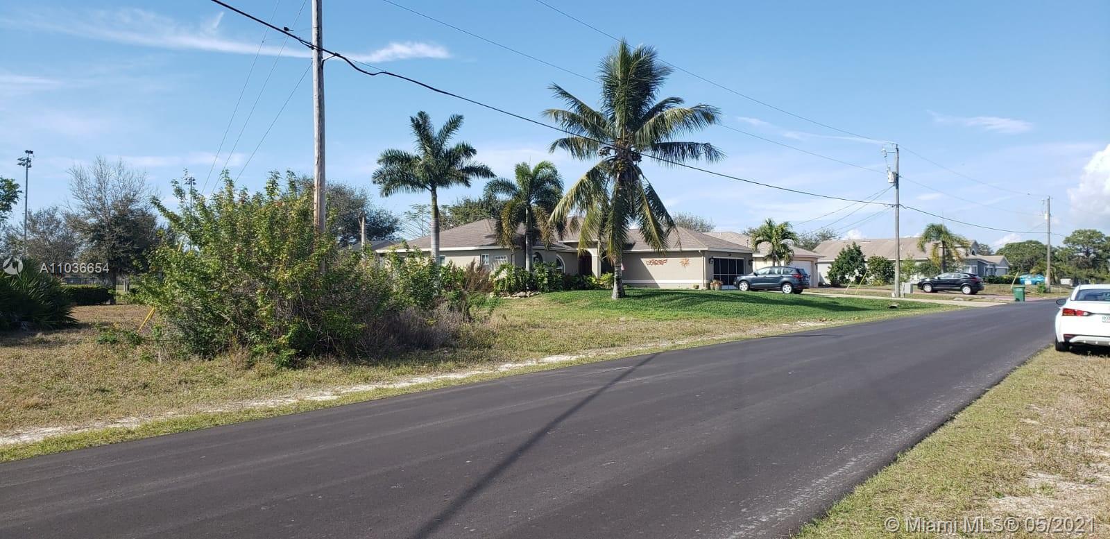 330 SW 26 Pl, Cape Coral FL 33991