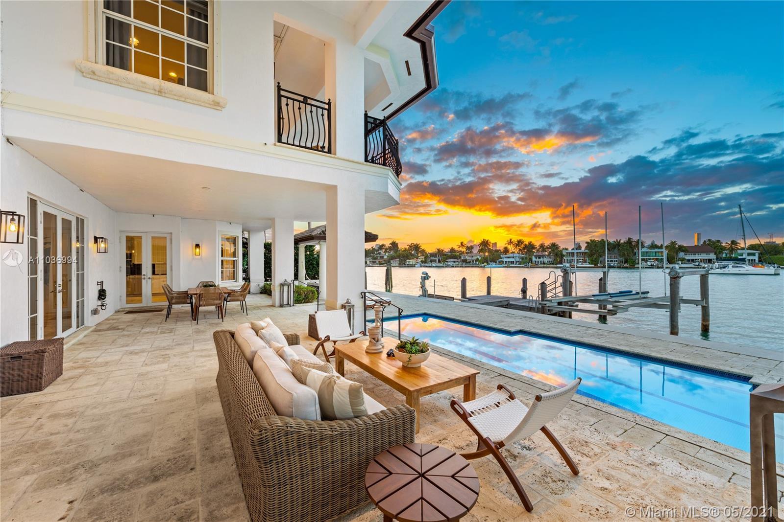 424 W Rivo Alto Dr, Miami Beach FL 33139