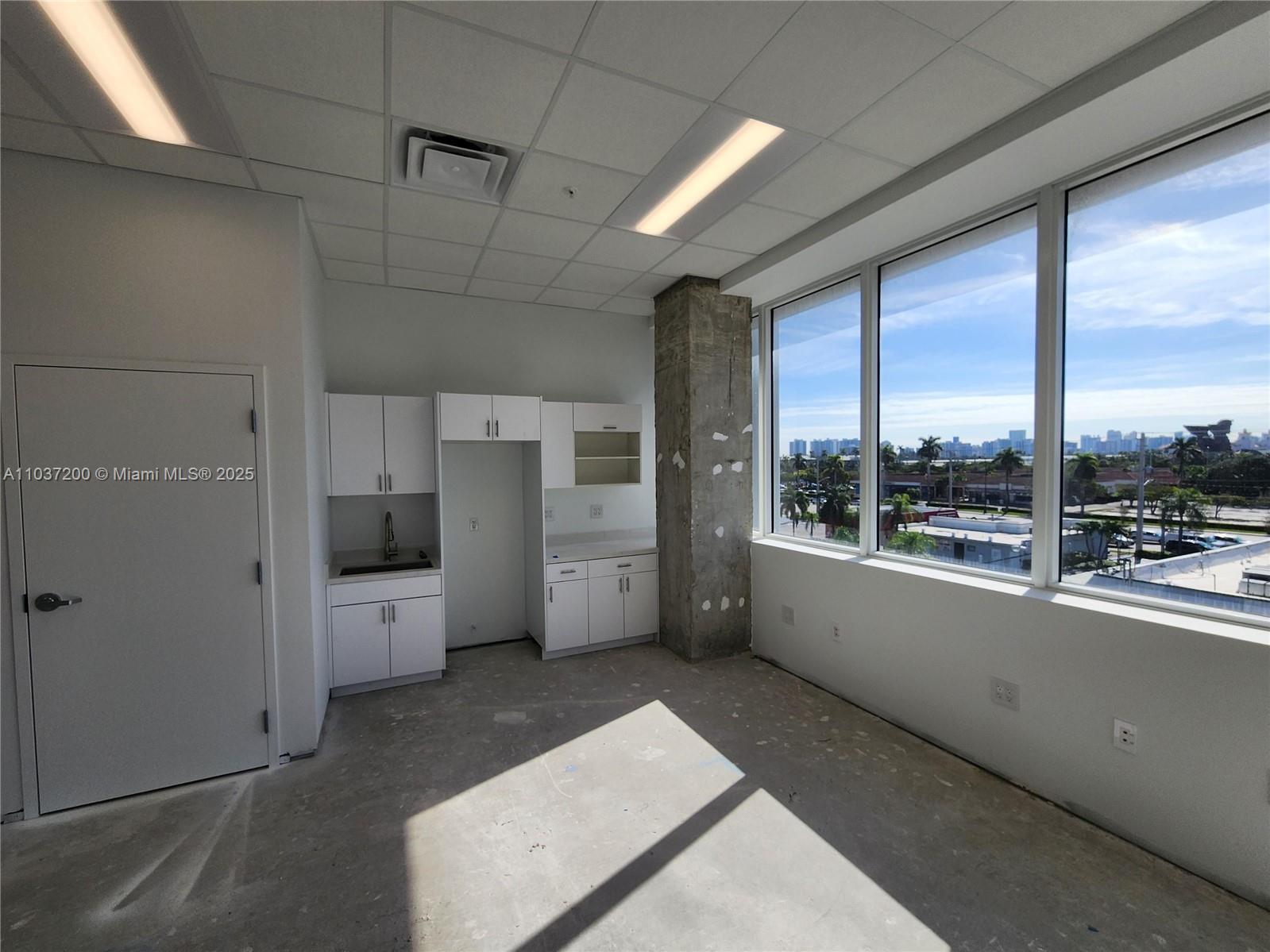 100 N Federal Hwy, Hallandale Beach FL 33009 photo 2