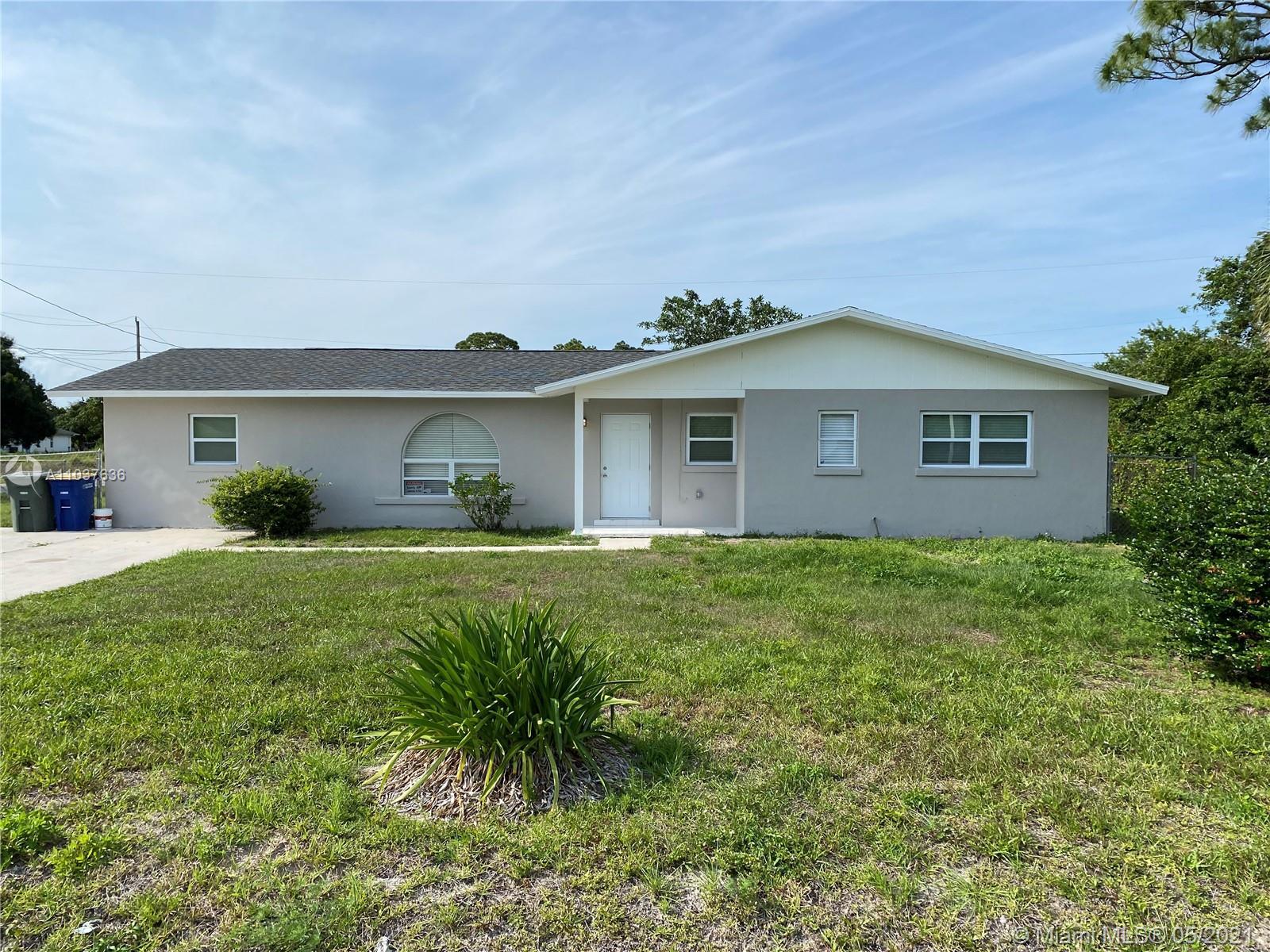 2210 Rosarita Ave, Fort Pierce FL 34946