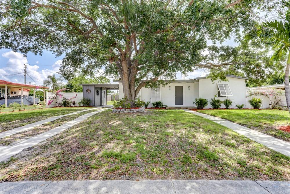 495 SE Airoso Boulevard, Port St. Lucie FL 34983 photo 2