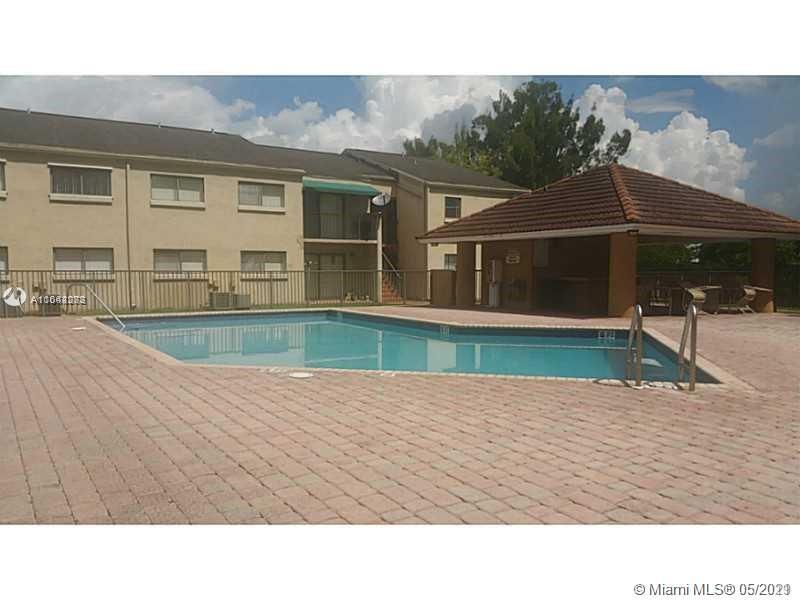 Miami, FL 33193 photo 3