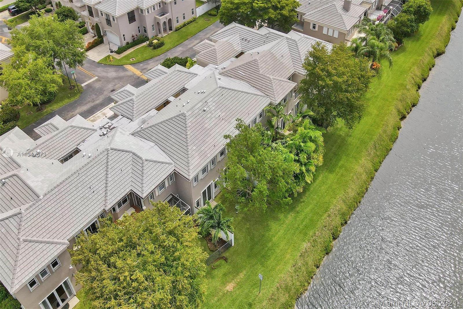 8624 SW 139th Ter, Palmetto Bay FL 33158 photo 2