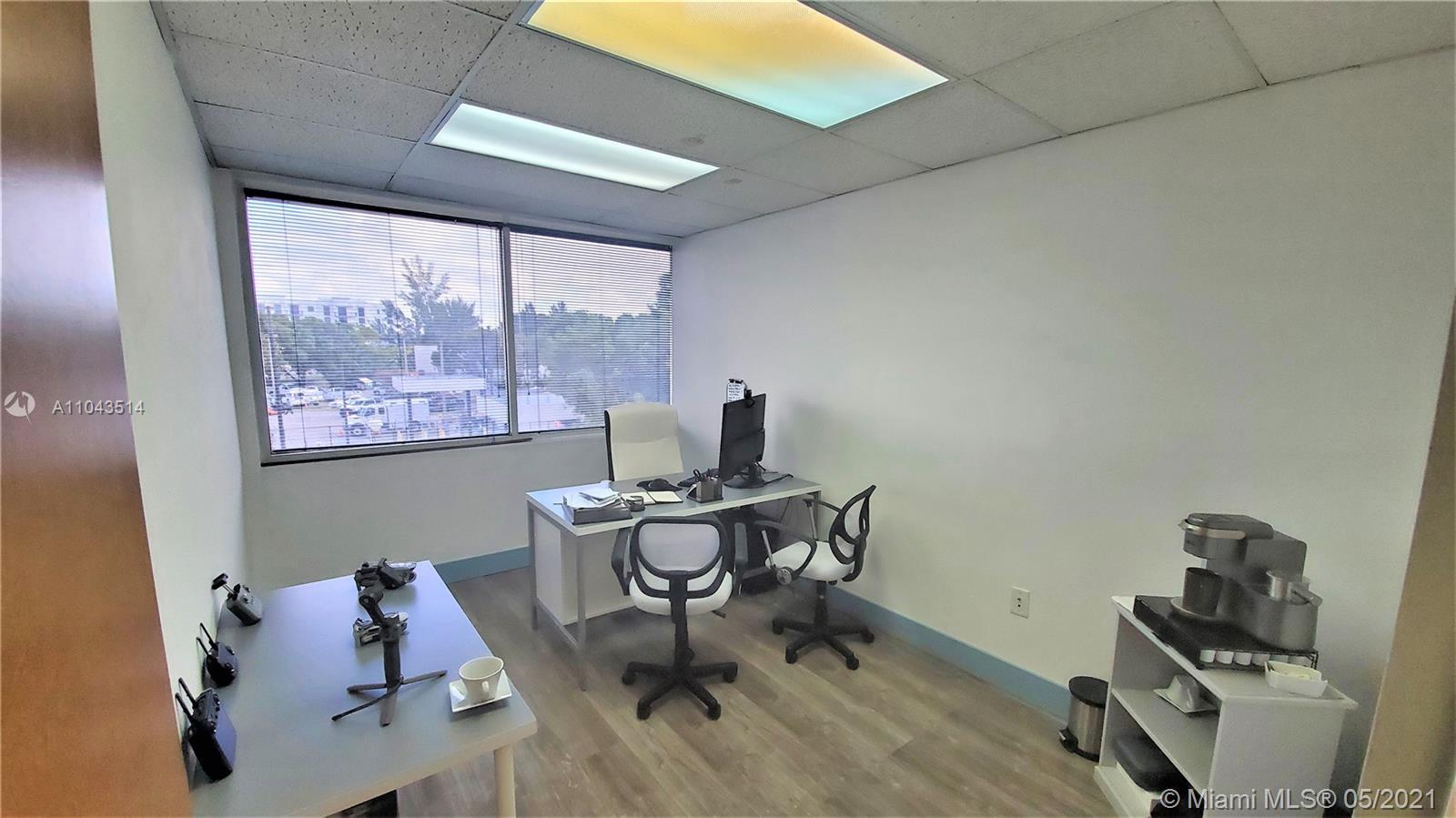 4001 NW 97th Ave # D, Doral FL 33178