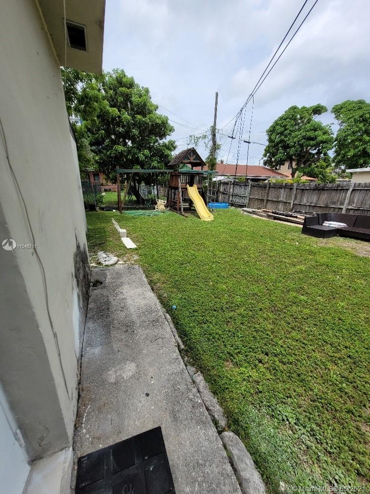 1767 NW 5 Street Rear, Miami FL 33125 photo 2