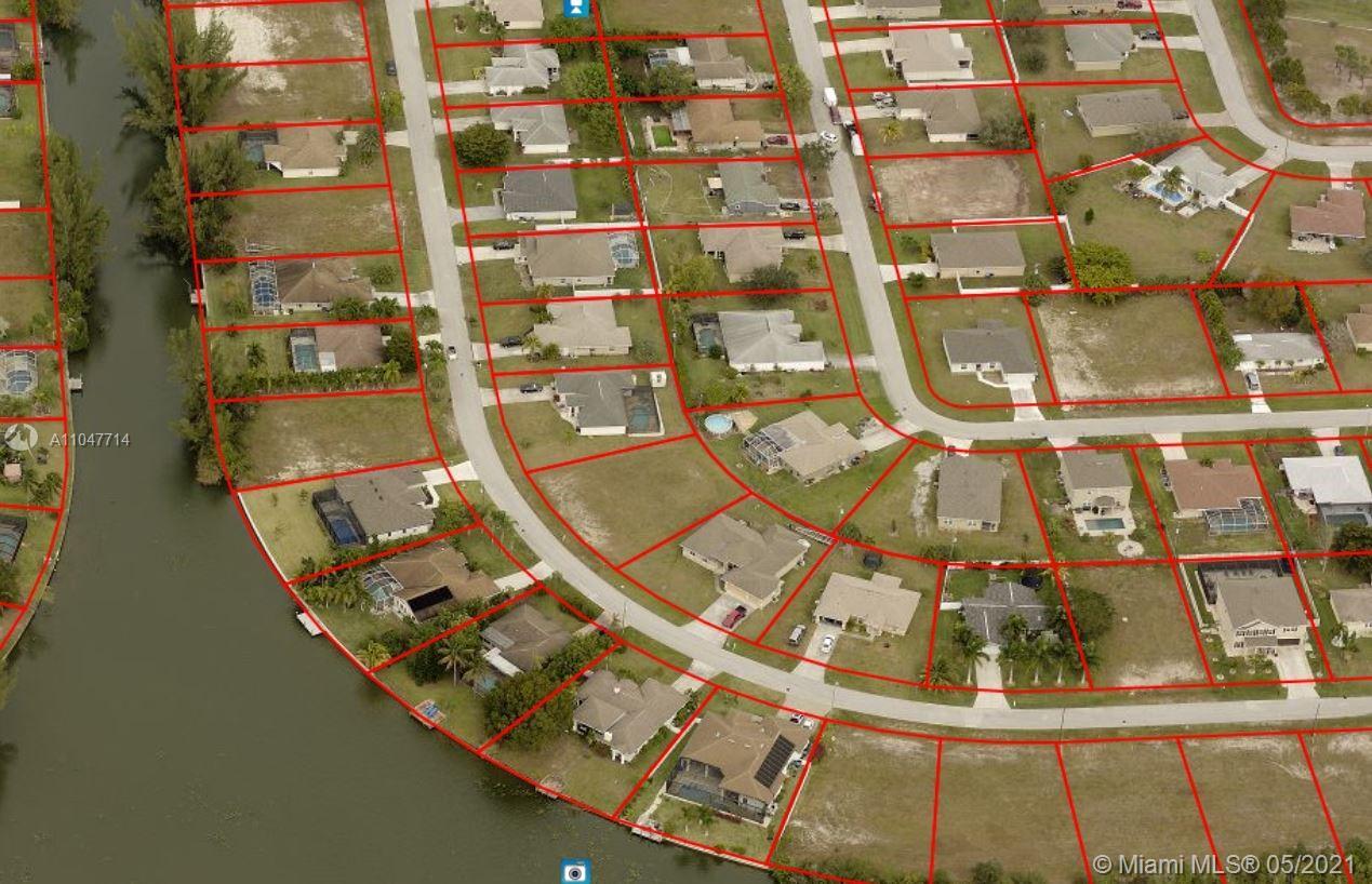 3037 SW 4TH PLACE, Cape Coral FL 33914 photo 2