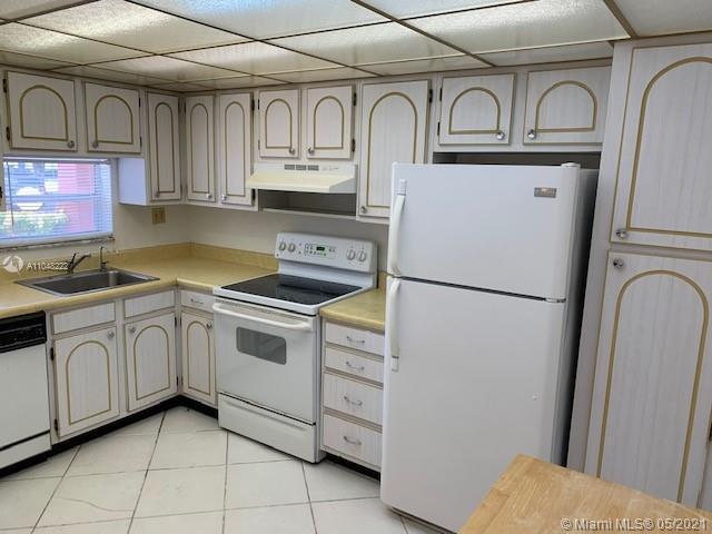 9800 N Hollybrook Lake Dr # 106, Pembroke Pines FL 33025 photo 5