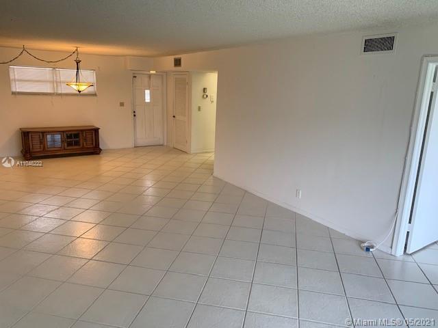 9800 N Hollybrook Lake Dr # 106, Pembroke Pines FL 33025 photo 4