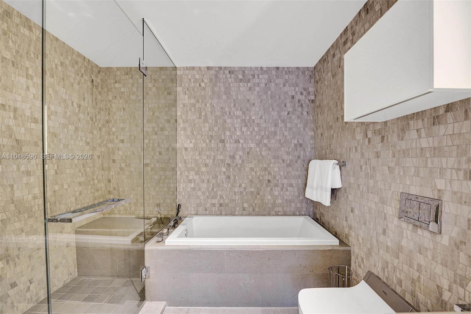 88 SW 7th St # 1408, Miami FL 33130 photo 5