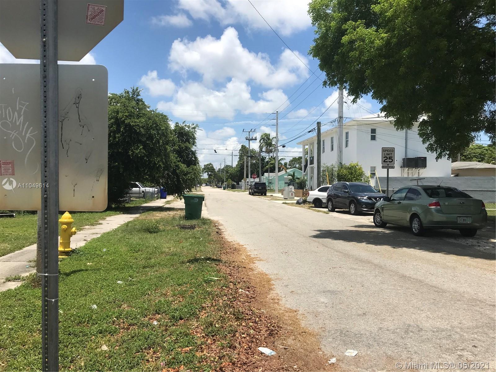 1301 NW 40th St, Miami FL 33142 photo 2