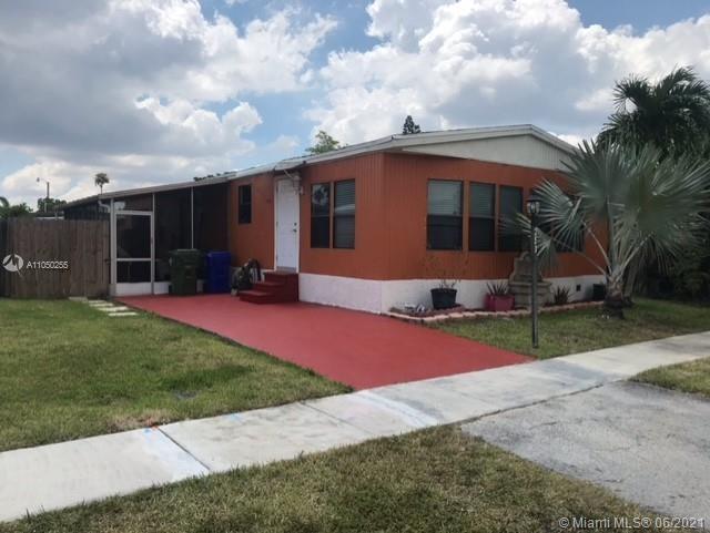 251 NW 218th Ter, Pembroke Pines FL 33029 photo 2