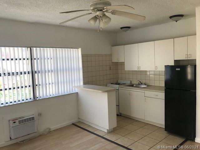 9024 COLLINS AVE # 4, Surfside FL 33154 photo 3