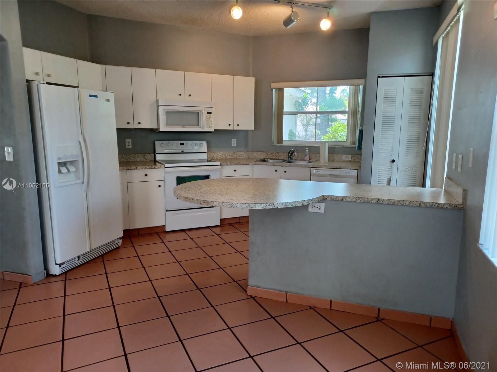 18473 NW 20th St, Pembroke Pines FL 33029 photo 5