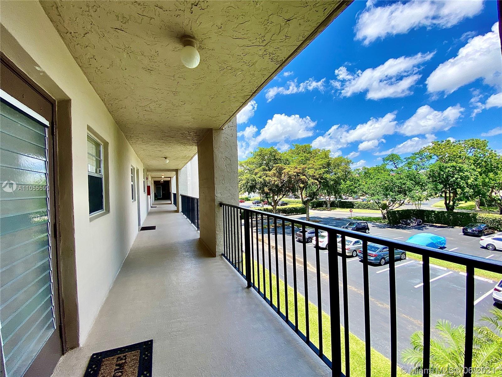 9460 Poinciana Pl # 308, Davie FL 33324 photo 4