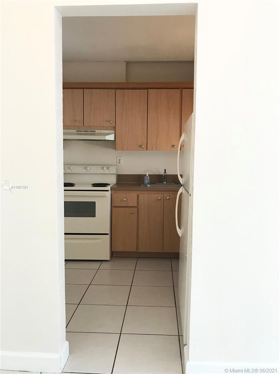 10900 SW 104th St # 211, Miami FL 33176 photo 2