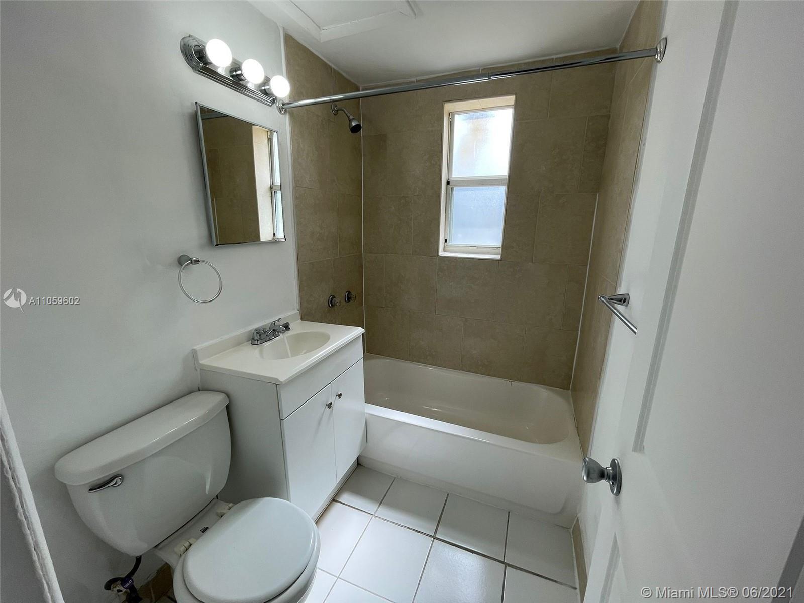 3669 Thomas Ave # 10, Miami FL 33133 photo 2