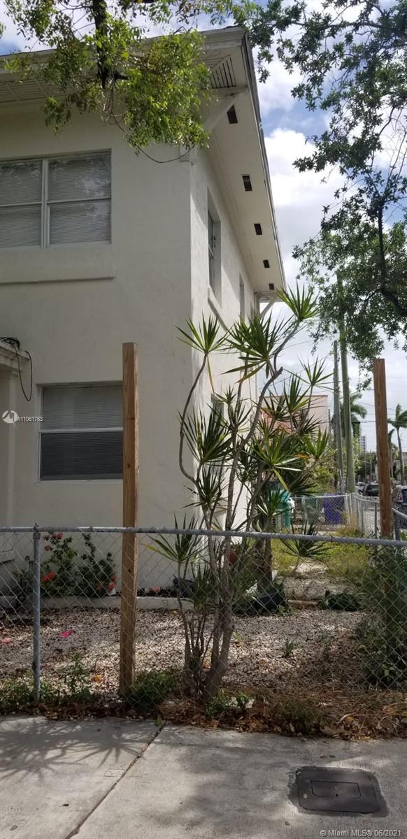 876 SW 2nd St # L, Miami FL 33130 photo 3