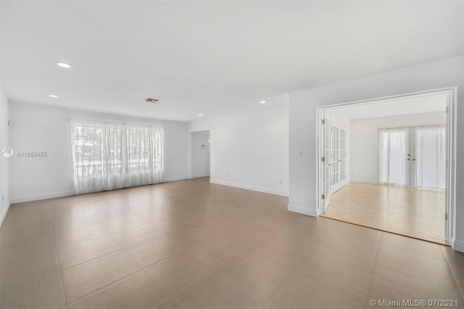 8301 SW 142nd St, Palmetto Bay FL 33158 photo 2