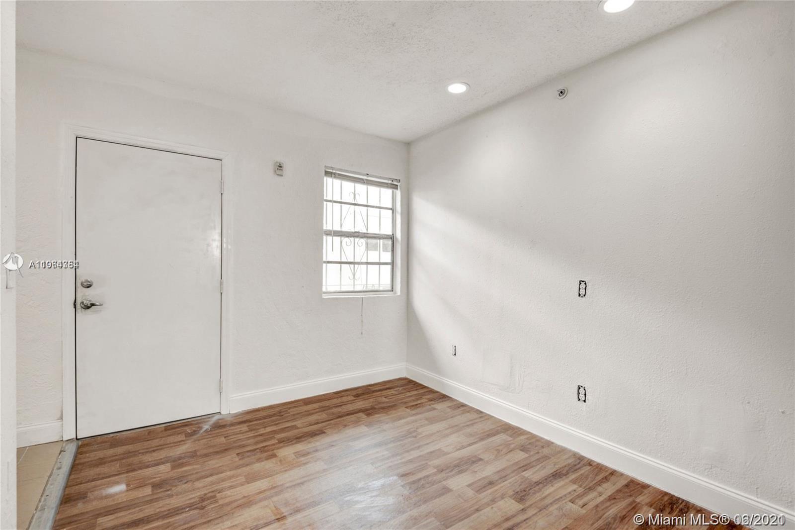 542 NW 8th St # 15, Miami FL 33136 photo 2
