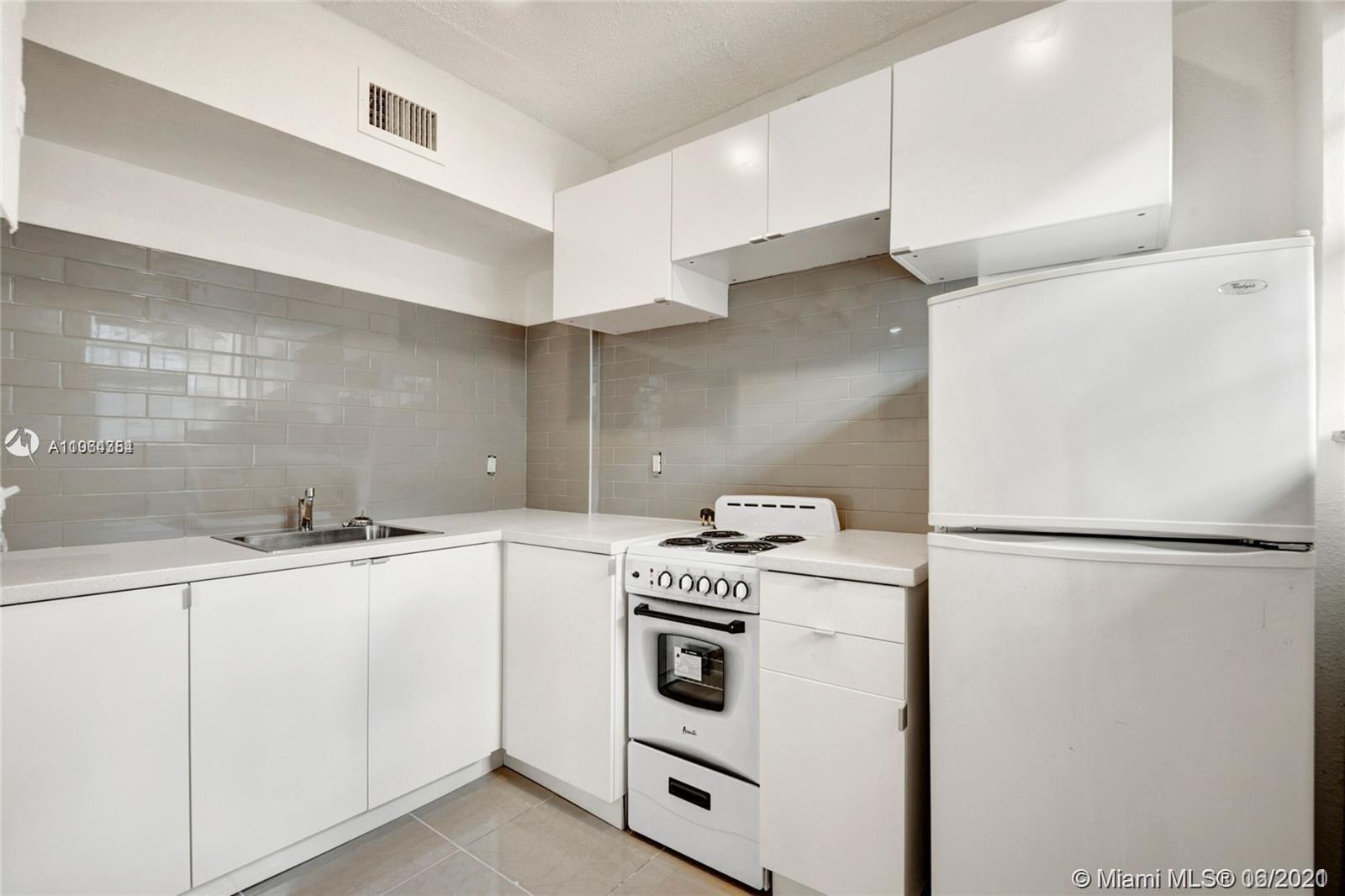 542 NW 8th St # 15, Miami FL 33136 photo 3