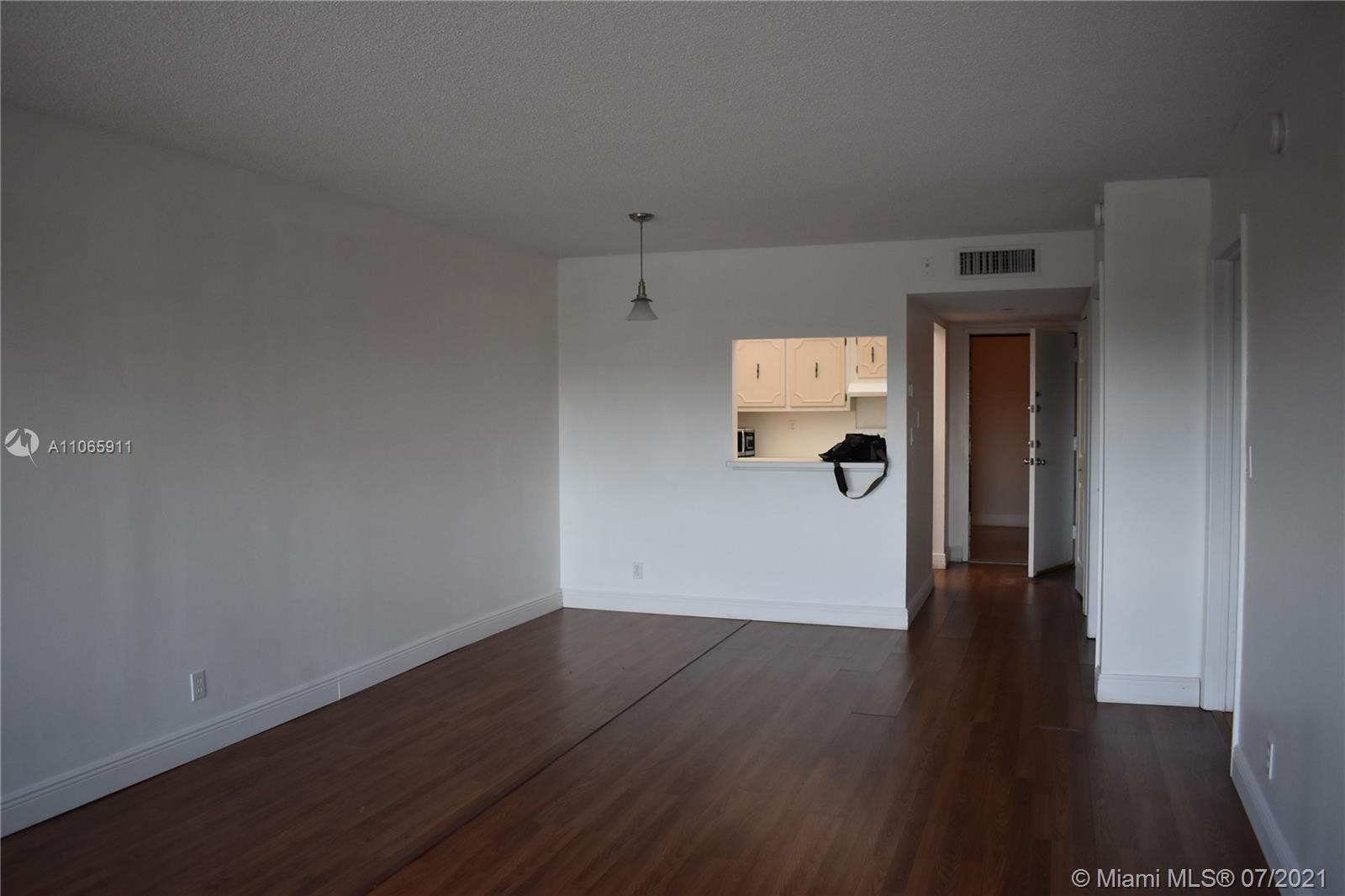 100 Lakeview Dr # 306, Weston FL 33326 photo 4