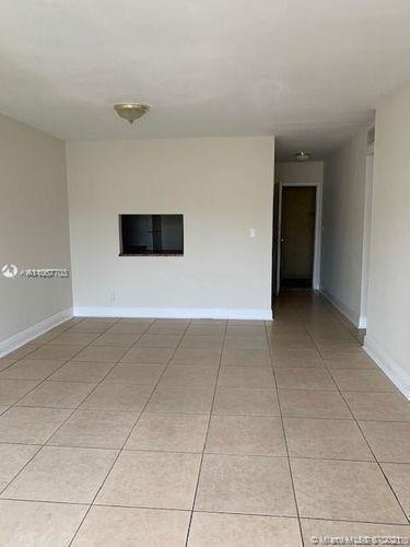 5201 Geneva Way # 301, Doral FL 33166 photo 2