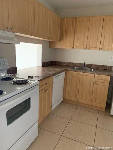 5201 Geneva Way # 301, Doral FL 33166