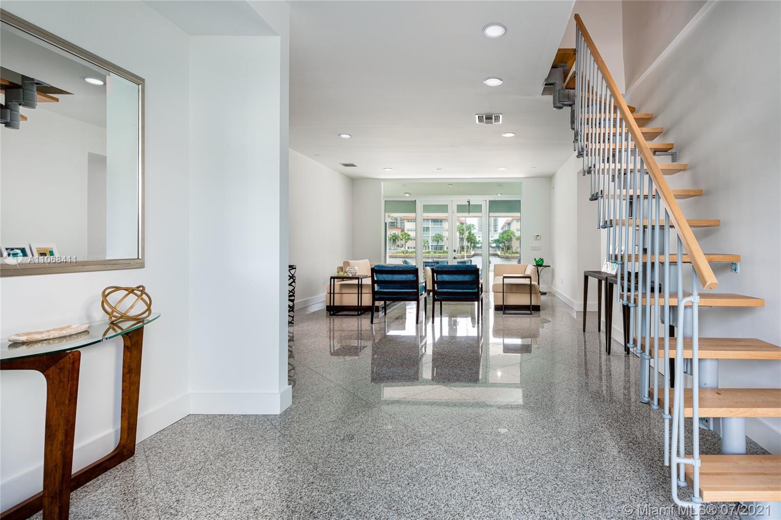 613 Palm Dr, Hallandale Beach FL 33009 photo 2