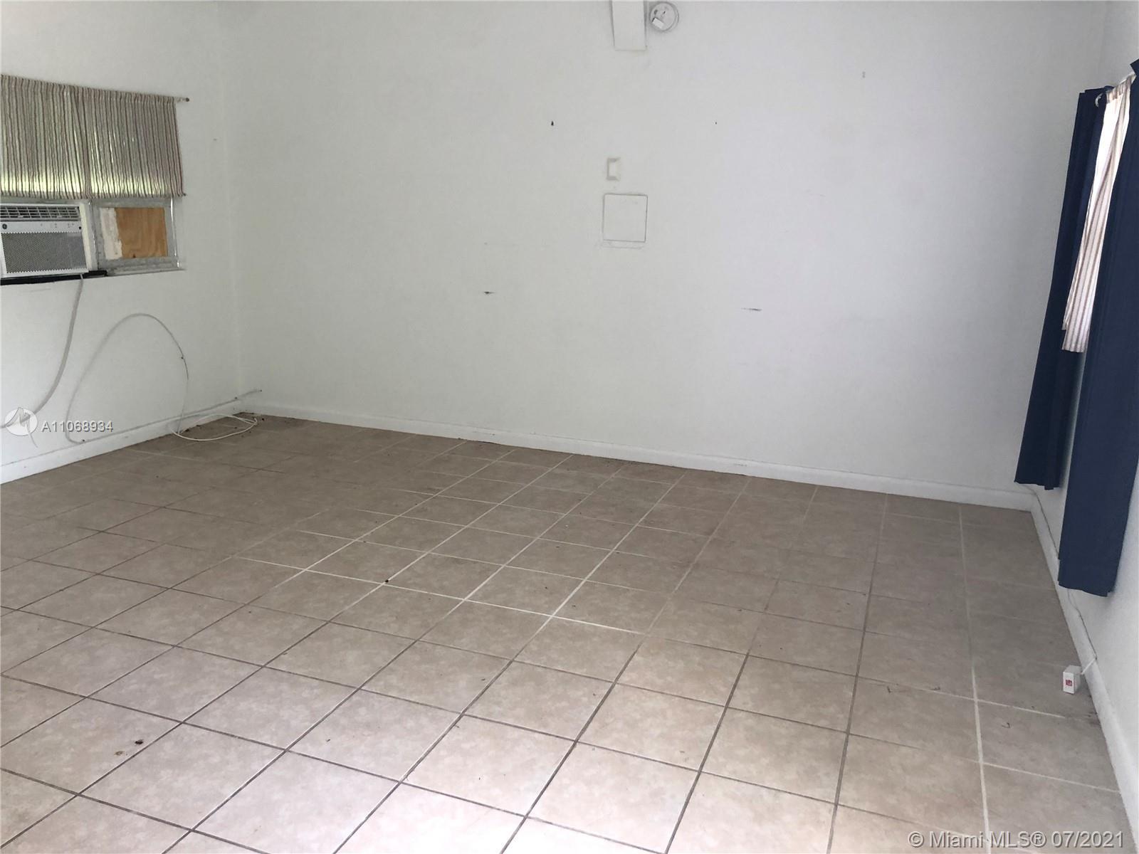 2151 N krome # 1, Homestead FL 33030 photo 4