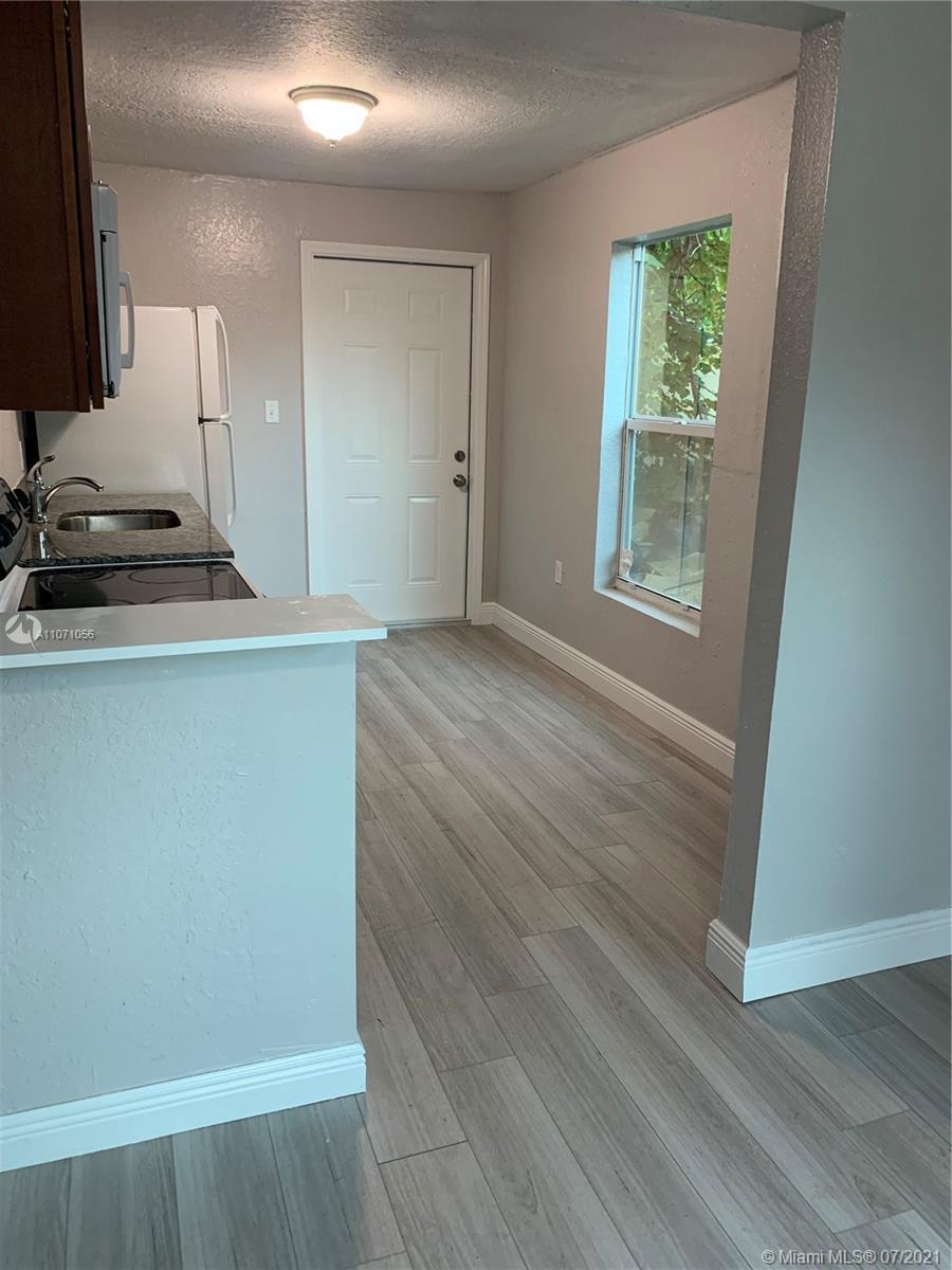 740 NW 113th St, Miami FL 33168 photo 2