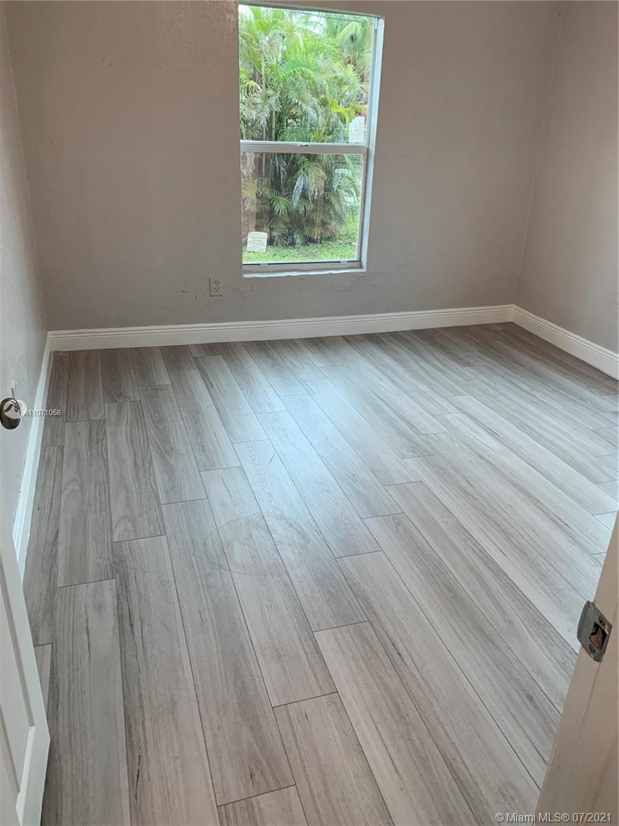 740 NW 113th St, Miami FL 33168 photo 4