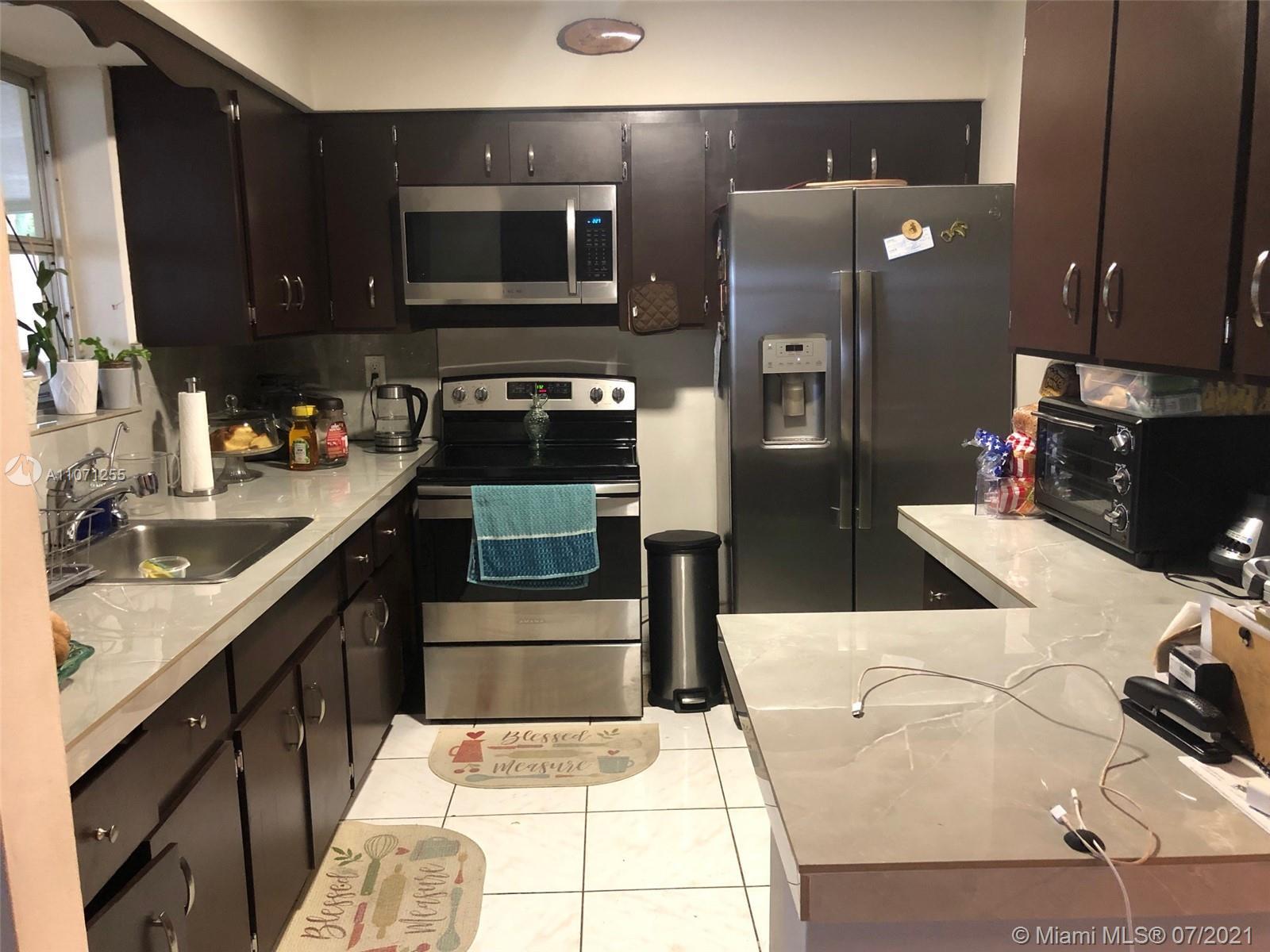 8800 Taft St, Pembroke Pines FL 33024 photo 2