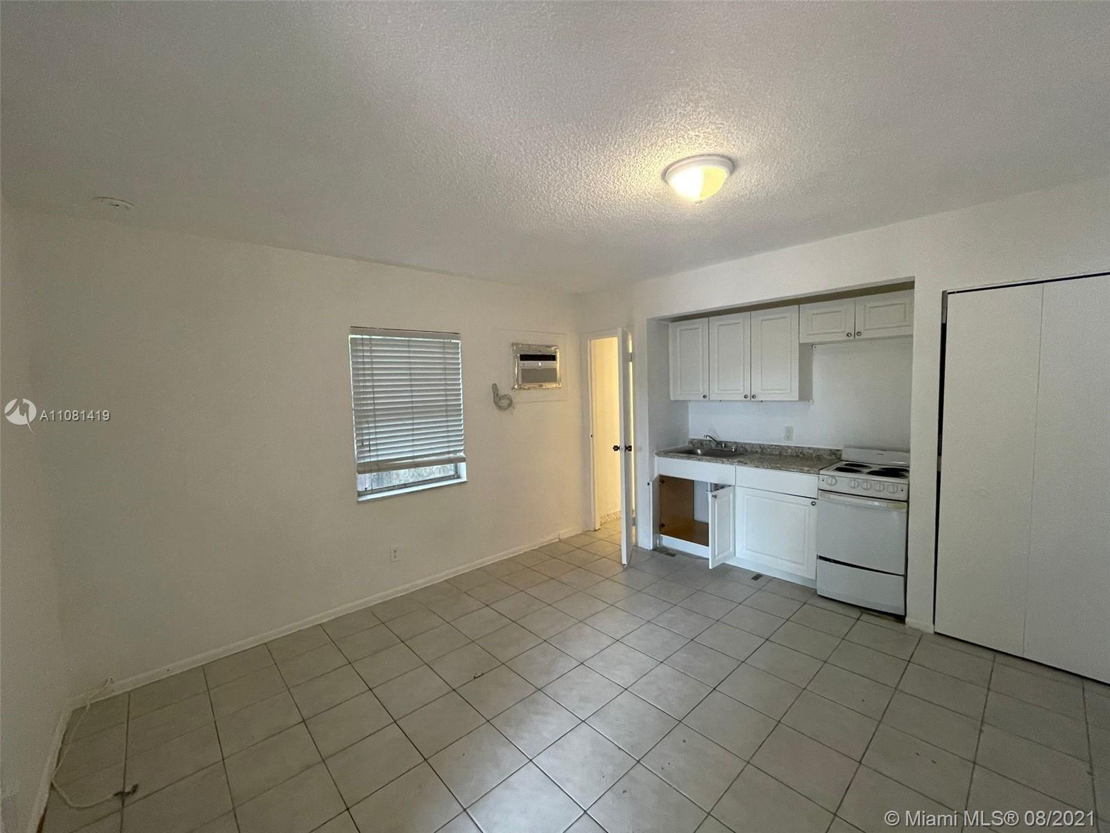 122 SW 1st St # B, Dania Beach FL 33004