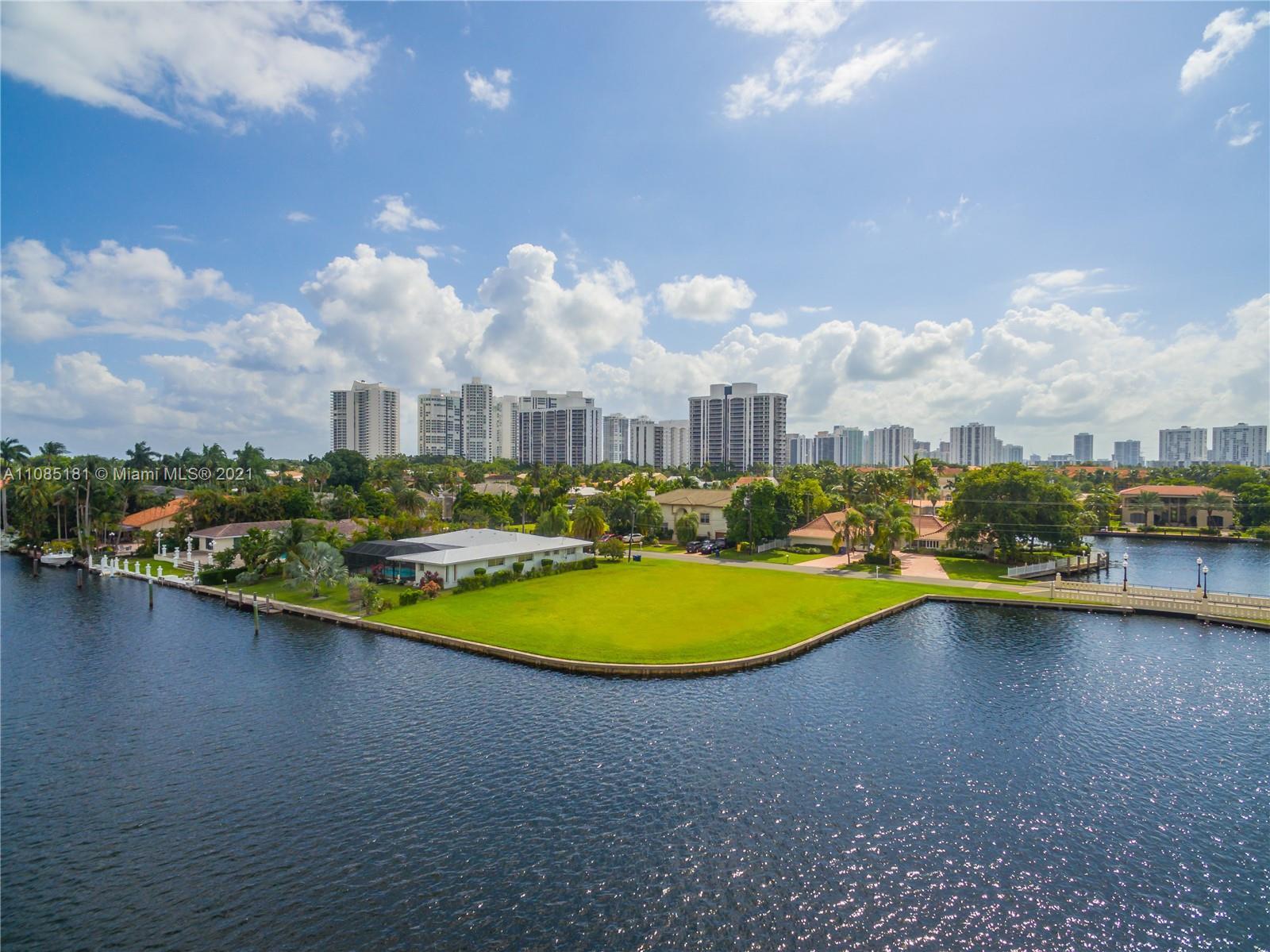 466 POINCIANA DR, Hallandale Beach FL 33009 photo 3
