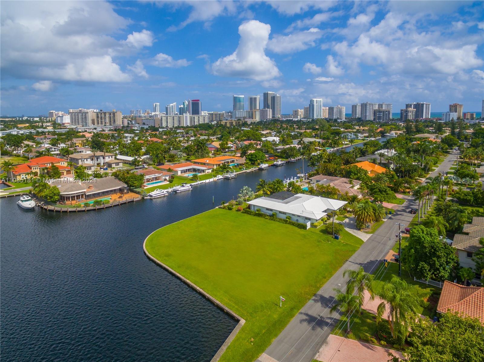 466 POINCIANA DR, Hallandale Beach FL 33009