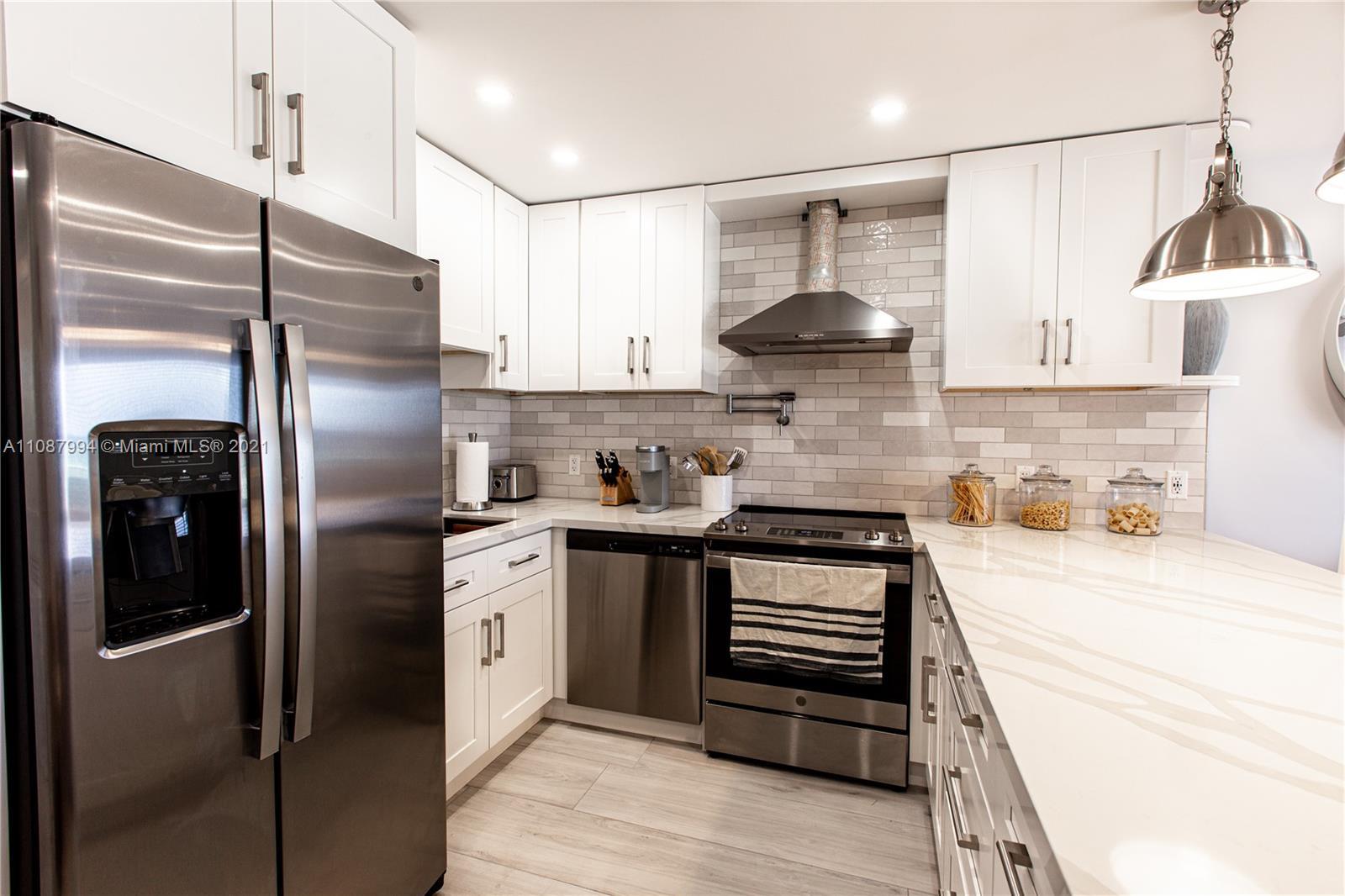 300 Oregon St # 204, Hollywood FL 33019 photo 3