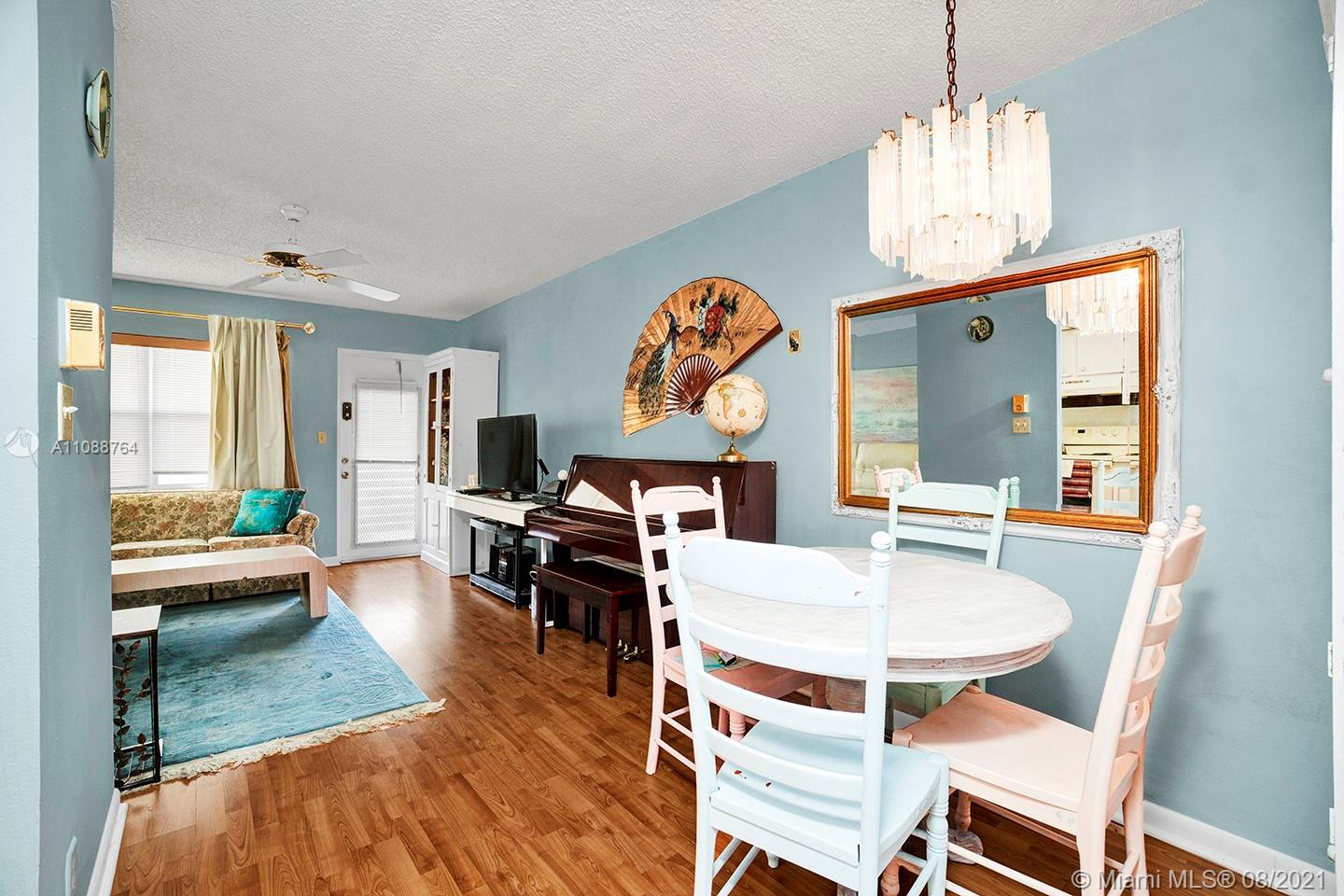 9121 Sunrise Lakes Blvd # 216, Sunrise FL 33322