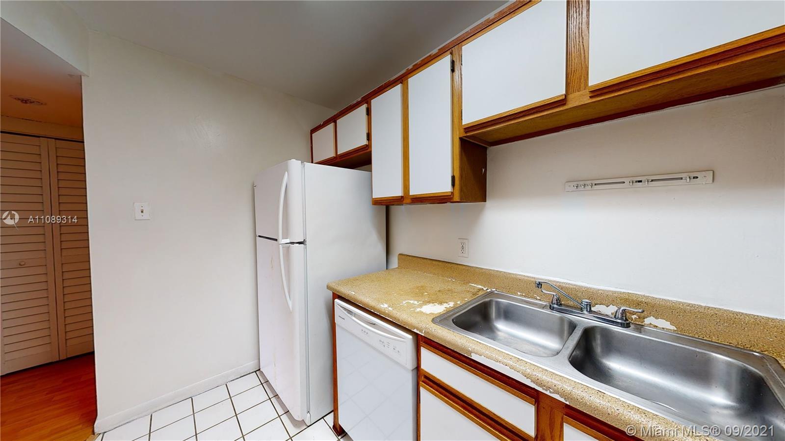 15325 106 TE # 606, Miami FL 33196