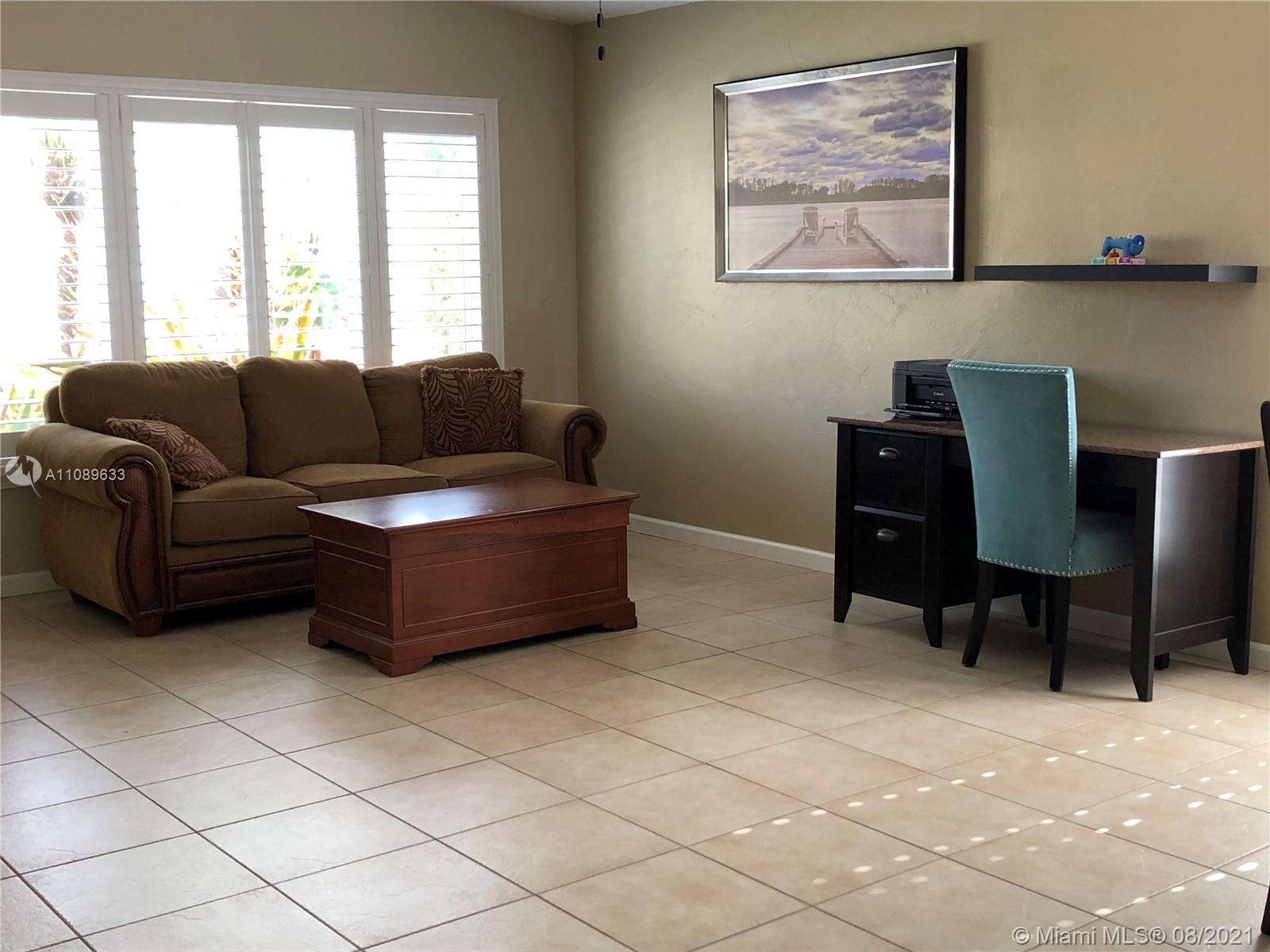 10080 SW 16th Ct, Davie FL 33324 photo 4