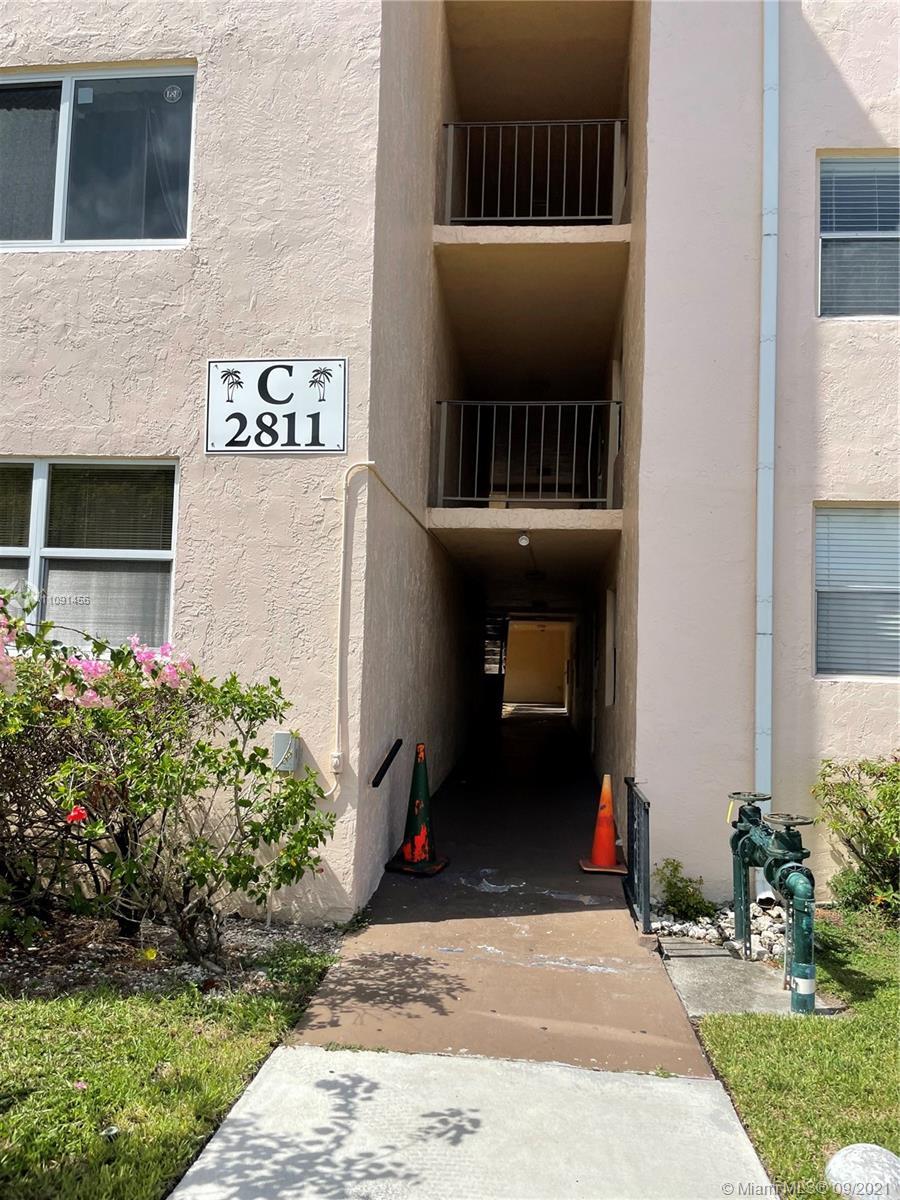 2811 Somerset Dr # 108, Lauderdale Lakes FL 33311 photo 2