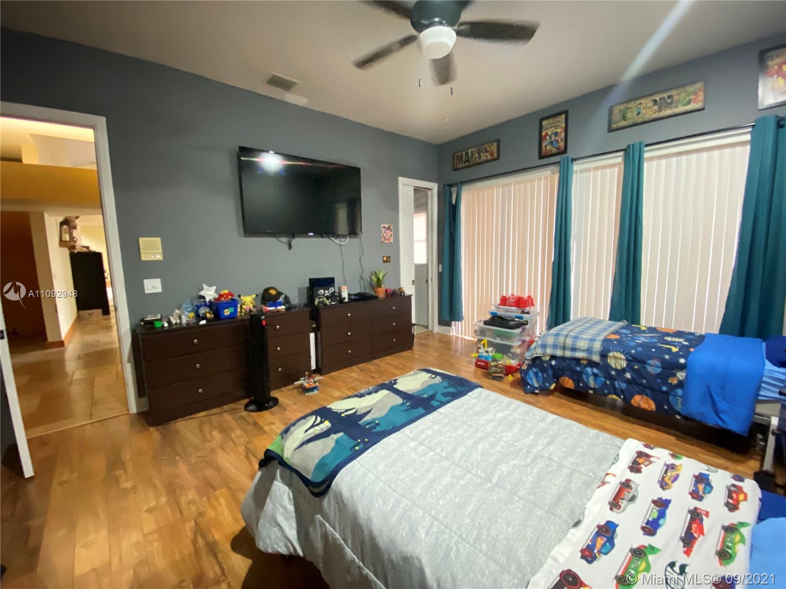 9981 NW 45th St, Coral Springs FL 33065 photo 2