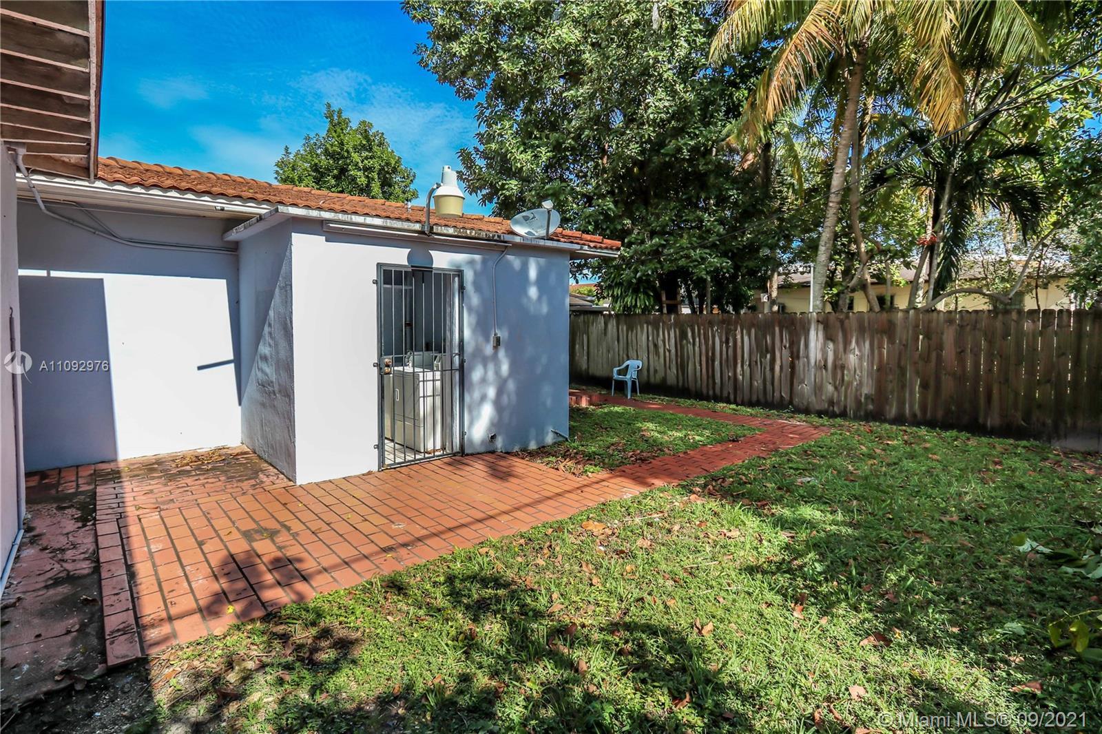 976 NW 6th St # 3, Miami FL 33136 photo 3